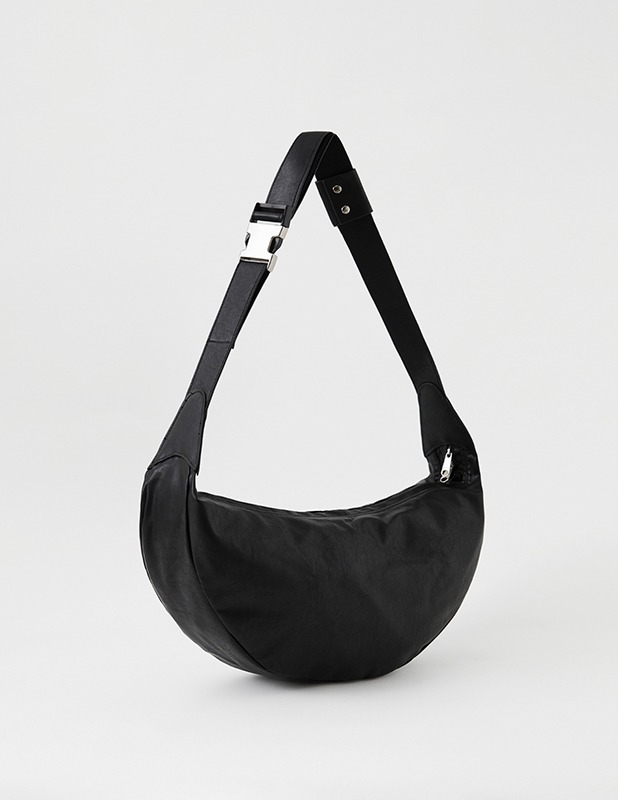 Buffing Leather Semicircle Sling Bag_Black