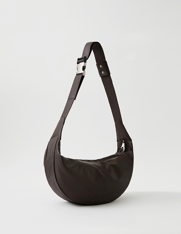 [8/12 예약발송]Buffing Leather Semicircle Sling Bag_Brown