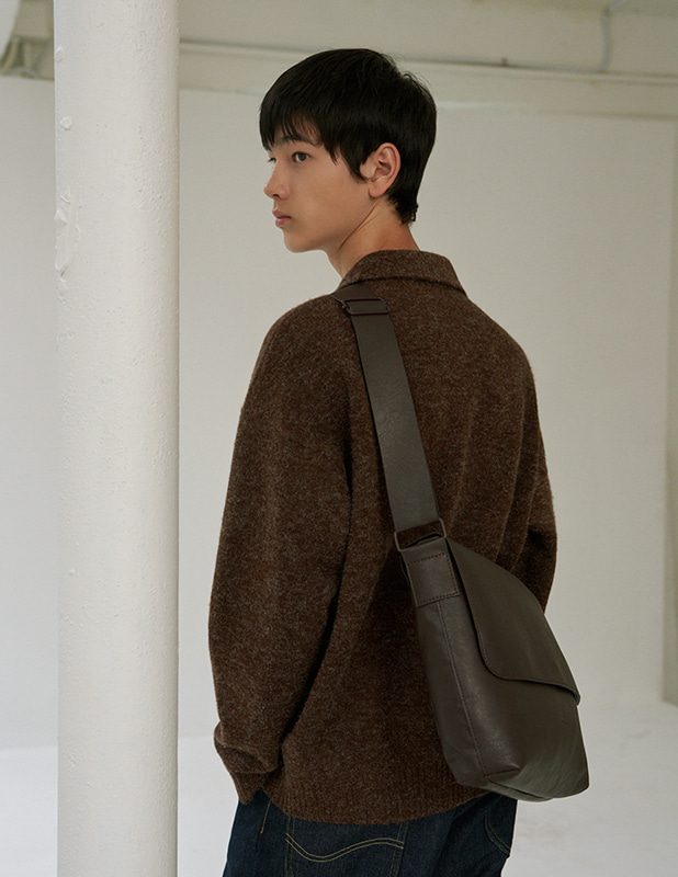 Buffing Leather Round Cozy Cross Bag_Brown